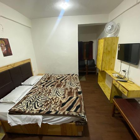 The Prasher Lodge Mall Road Manali 외부 사진