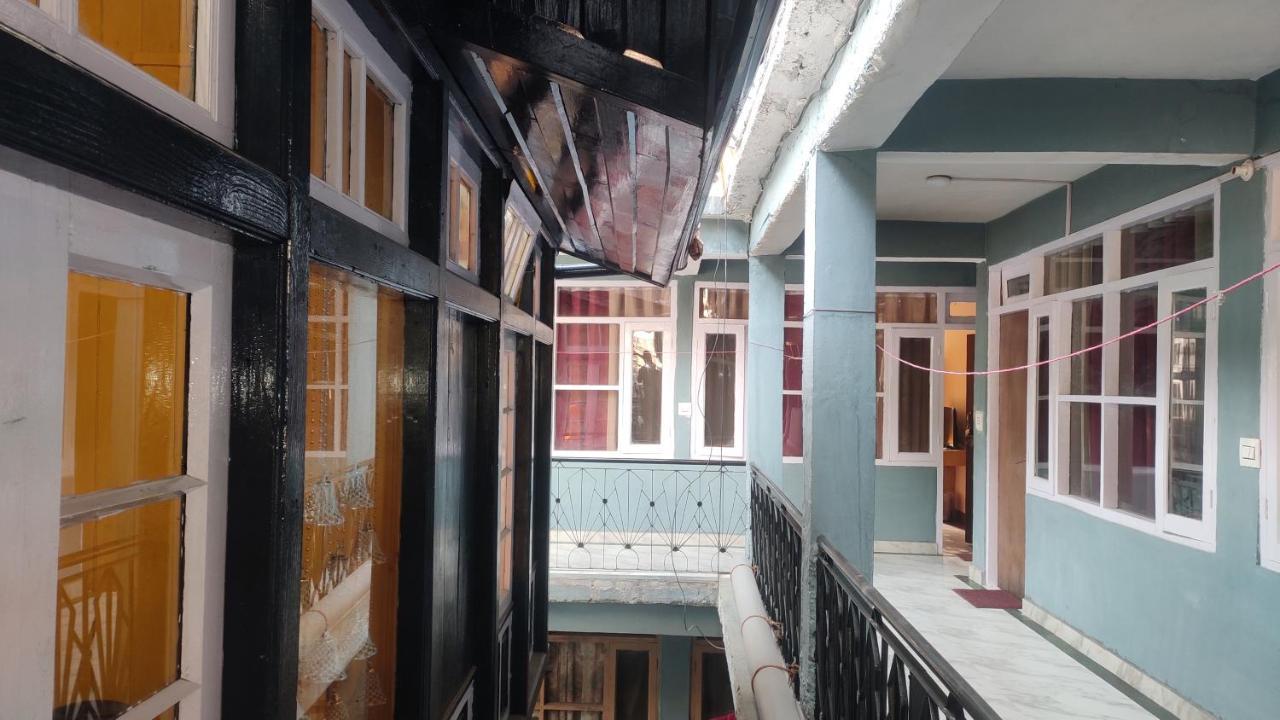 The Prasher Lodge Mall Road Manali 외부 사진