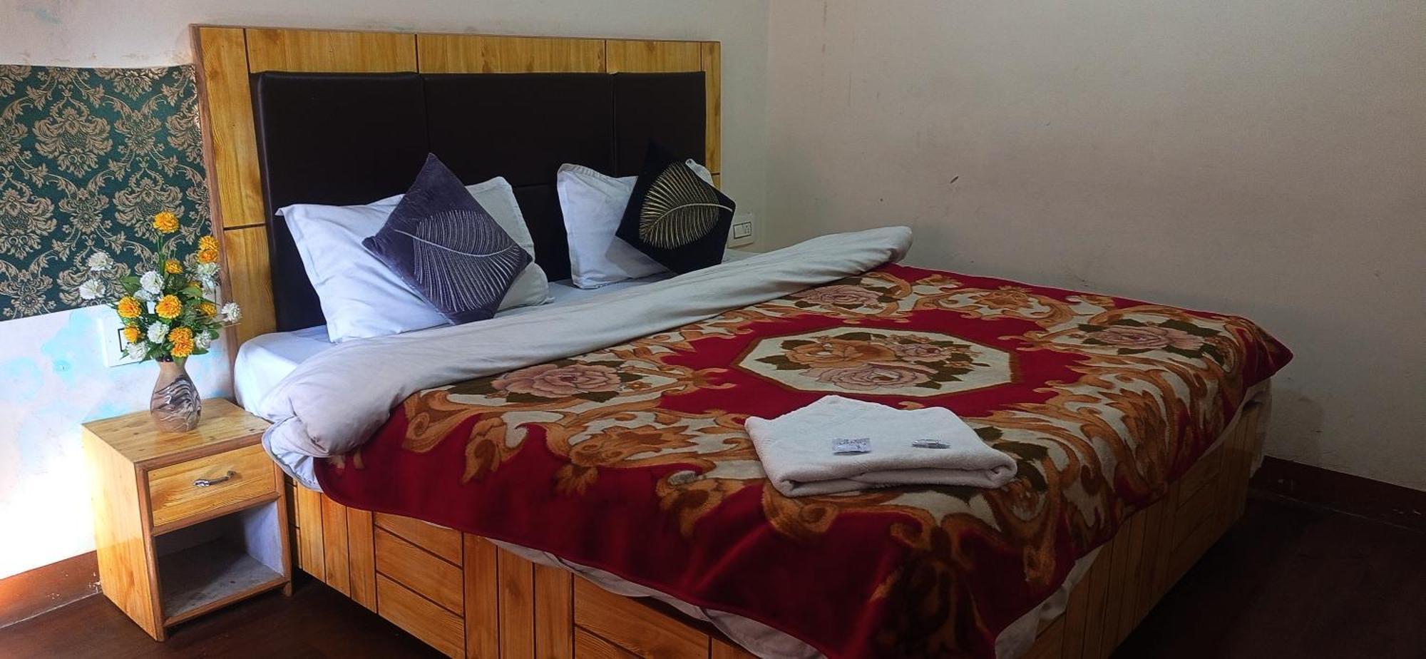 The Prasher Lodge Mall Road Manali 외부 사진