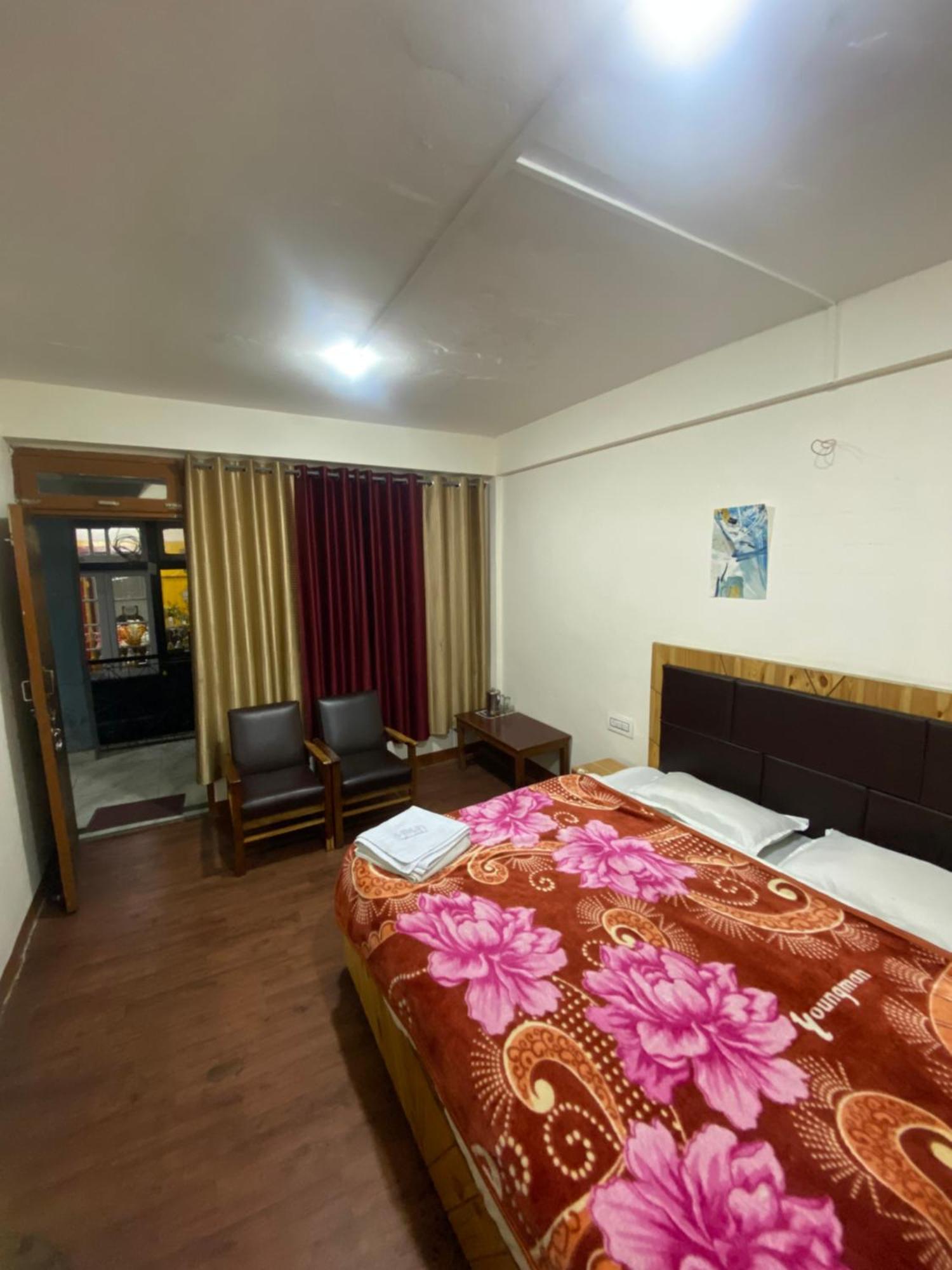 The Prasher Lodge Mall Road Manali 외부 사진